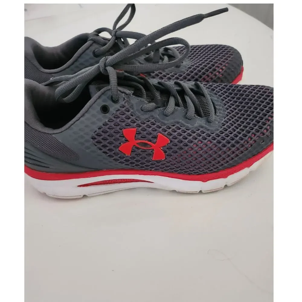 7.5 Under Armour Big Kid tennis shoes